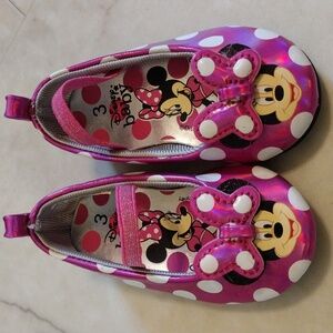 Disney baby Minnie Mouse flats.